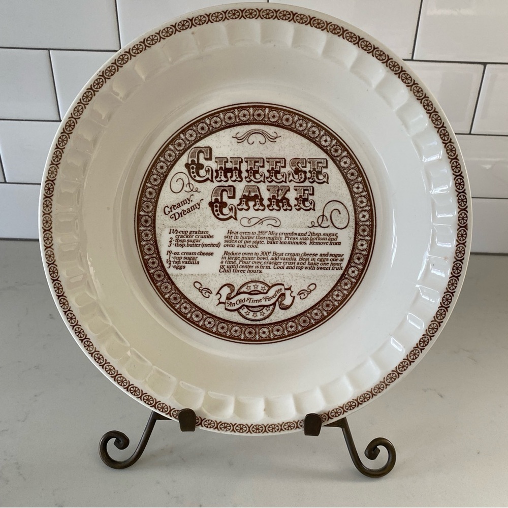 Vintage Cheesecake Plate with Brown Design